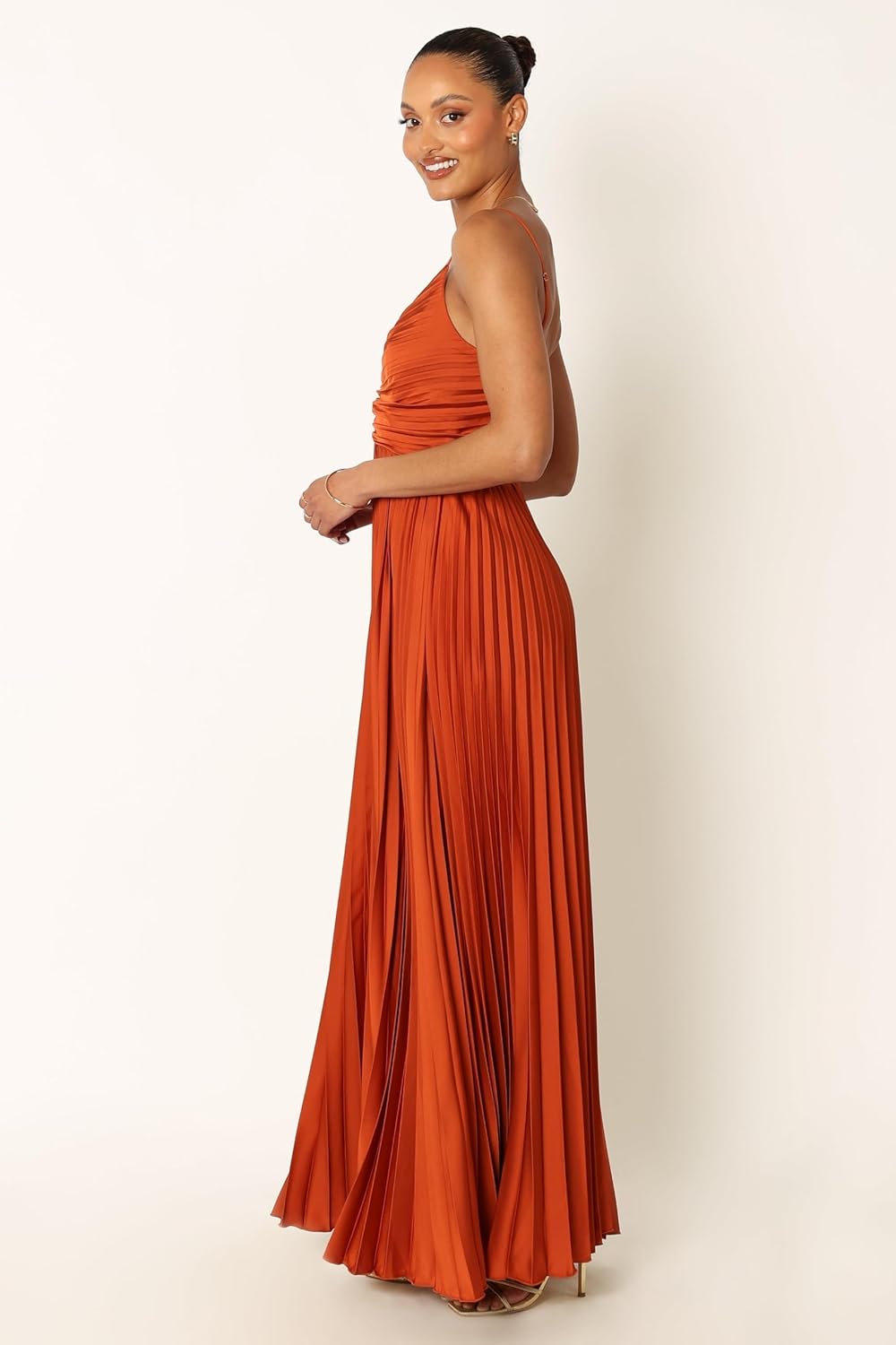 Elanita - Elegant Pleated Dress